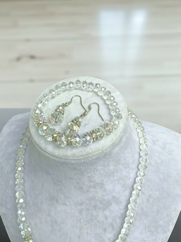 Beyaz Kristal Kolye Küpe Bileklik Set